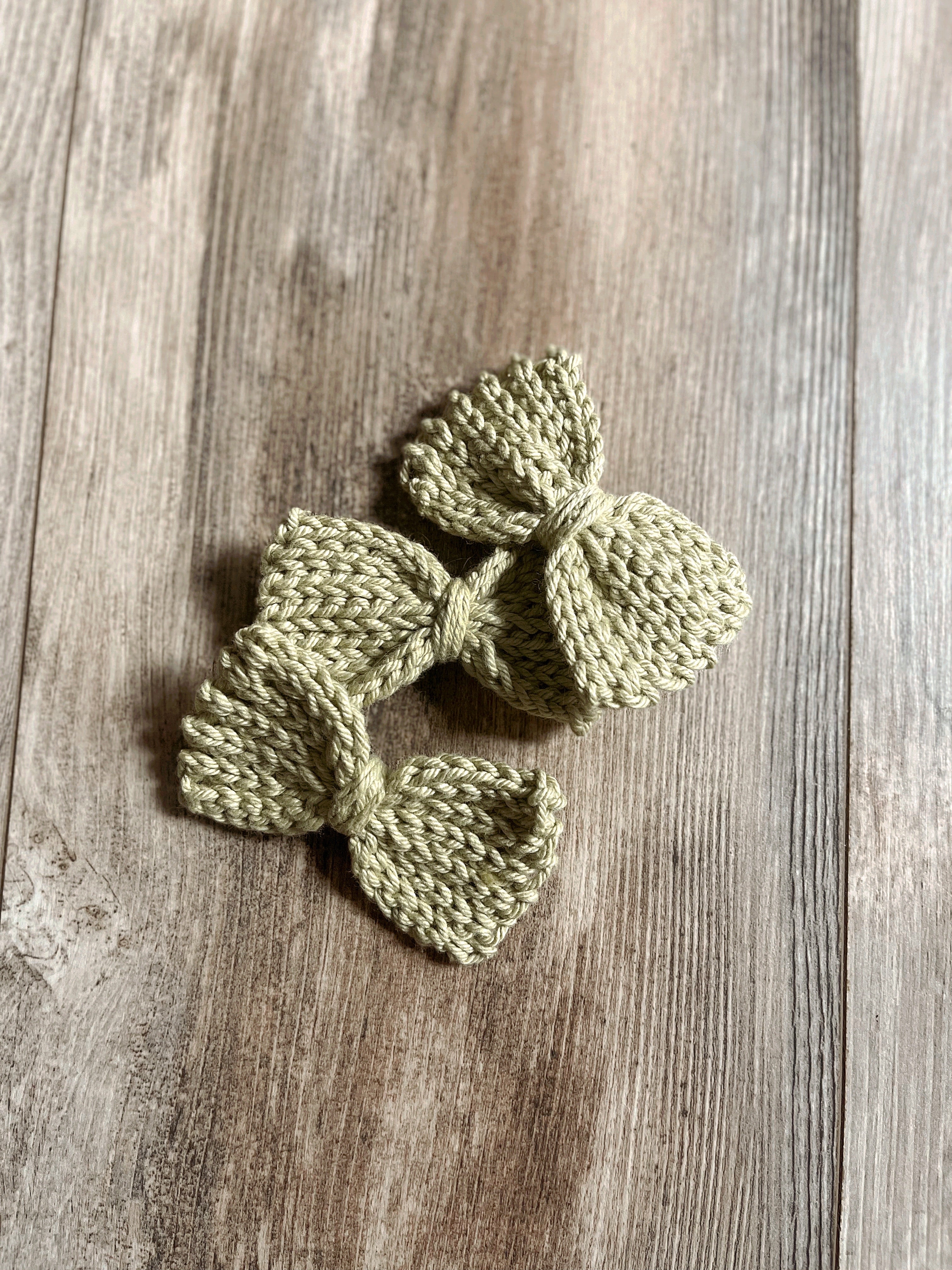 Knit Bows